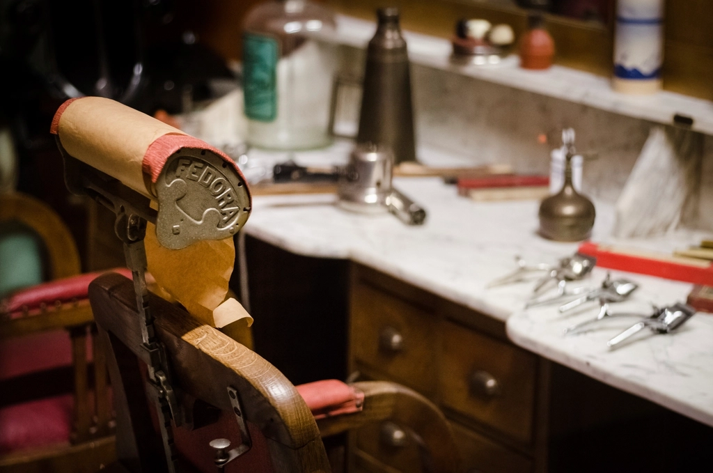 Cadeira de barbearia estilo retrô (foto ilustrativa, banco de imagens gratuito)